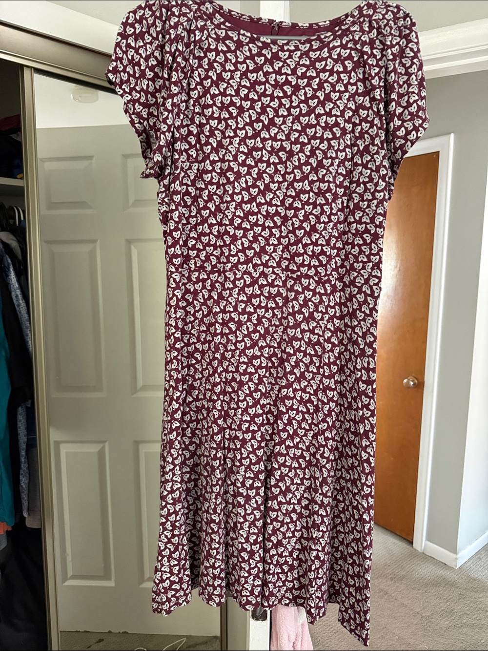 Women's Burgundy Printed Short-Sleeve Dress